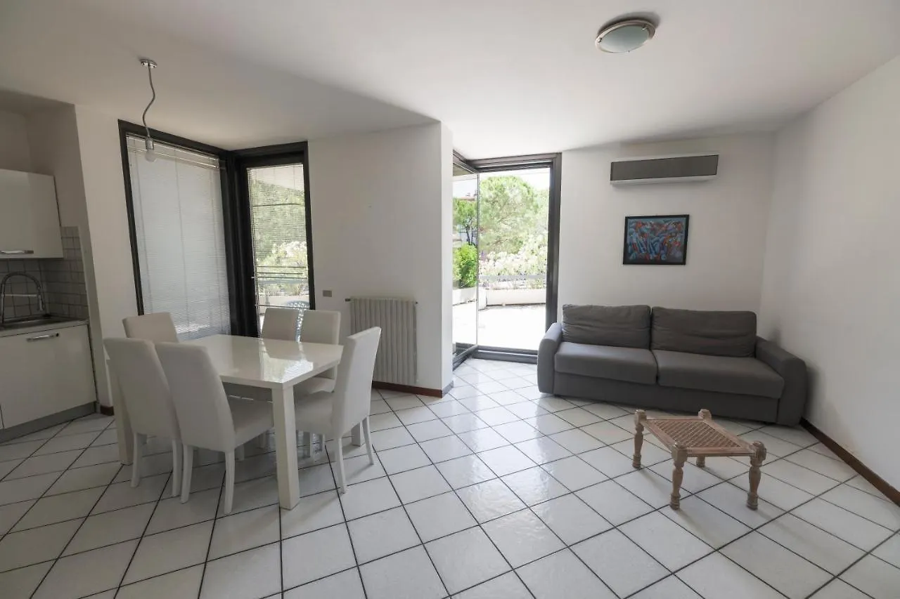 Garda Fantasy Terrazza Apartment Desenzano del Garda
